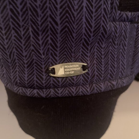 MEC mens size size xl, purple black design, like new, wind/rain resistant. soft - Picture 2 of 6